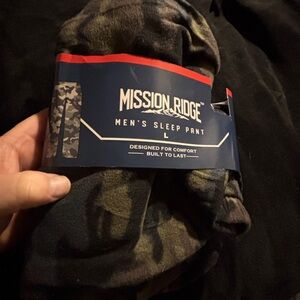 Mission Ridge Men's Sleep Pant - Camouflage. Size Large 36-38 . New